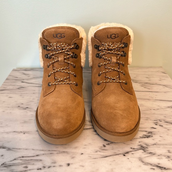 UGG Women’s Romely Heritage Lace Boots In Chestnut 8.5 - Picture 2 of 14